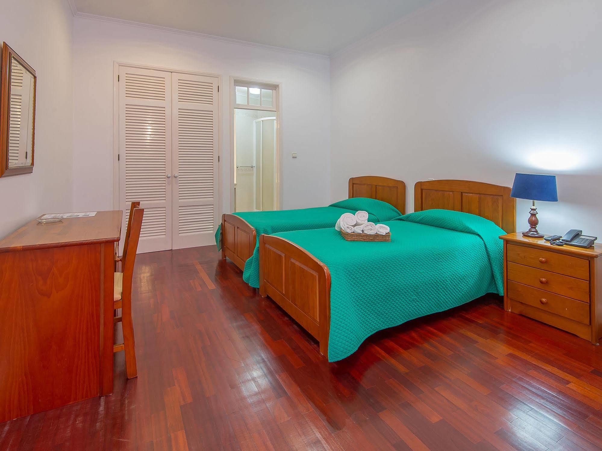 Comercial Boutique Guest House Ponta Delgada  Bagian luar foto