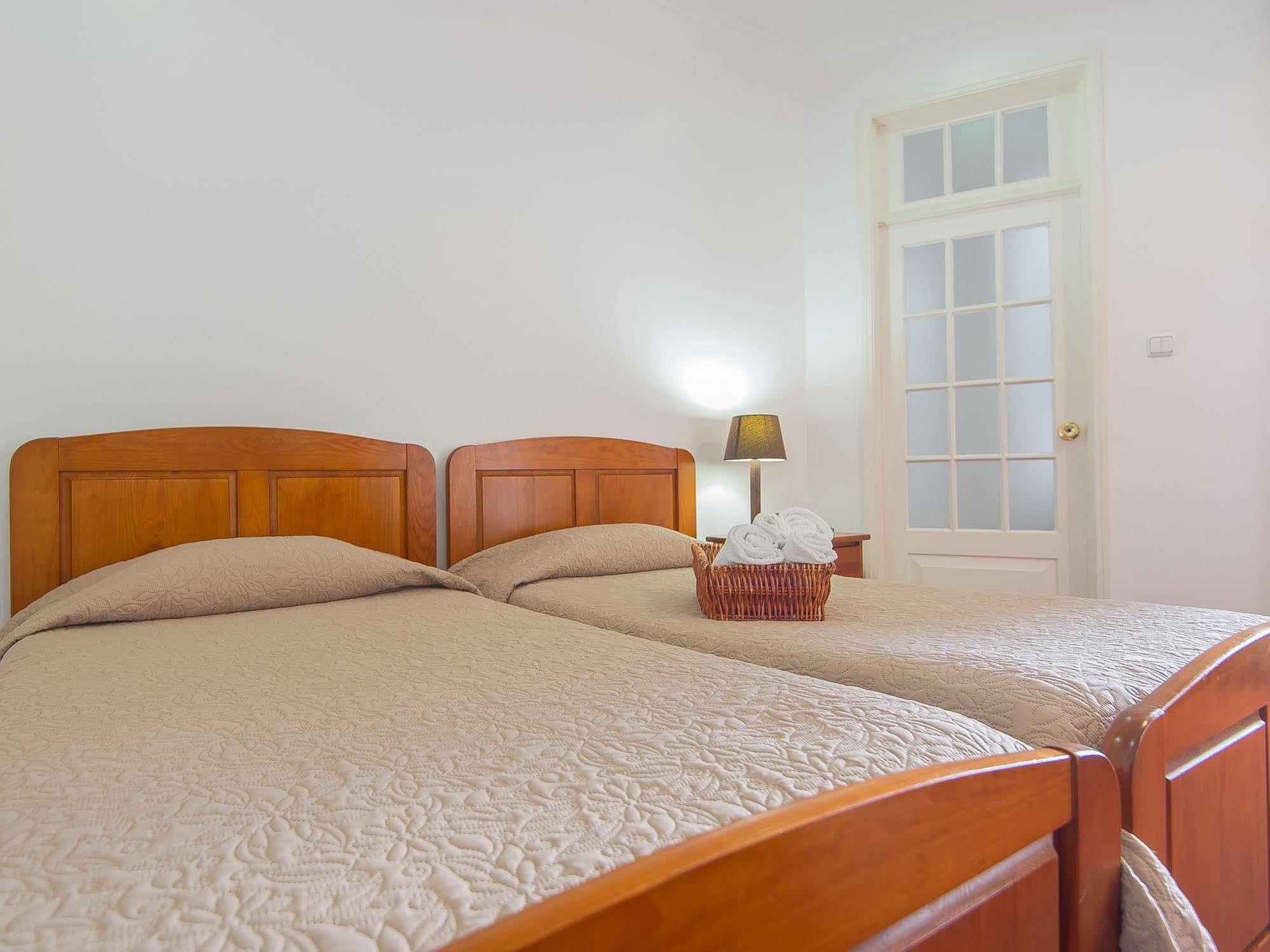 Comercial Boutique Guest House Ponta Delgada  Bagian luar foto