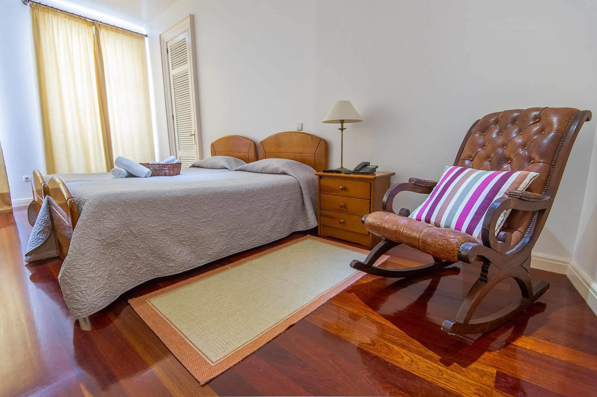 Comercial Boutique Guest House Ponta Delgada  Bagian luar foto